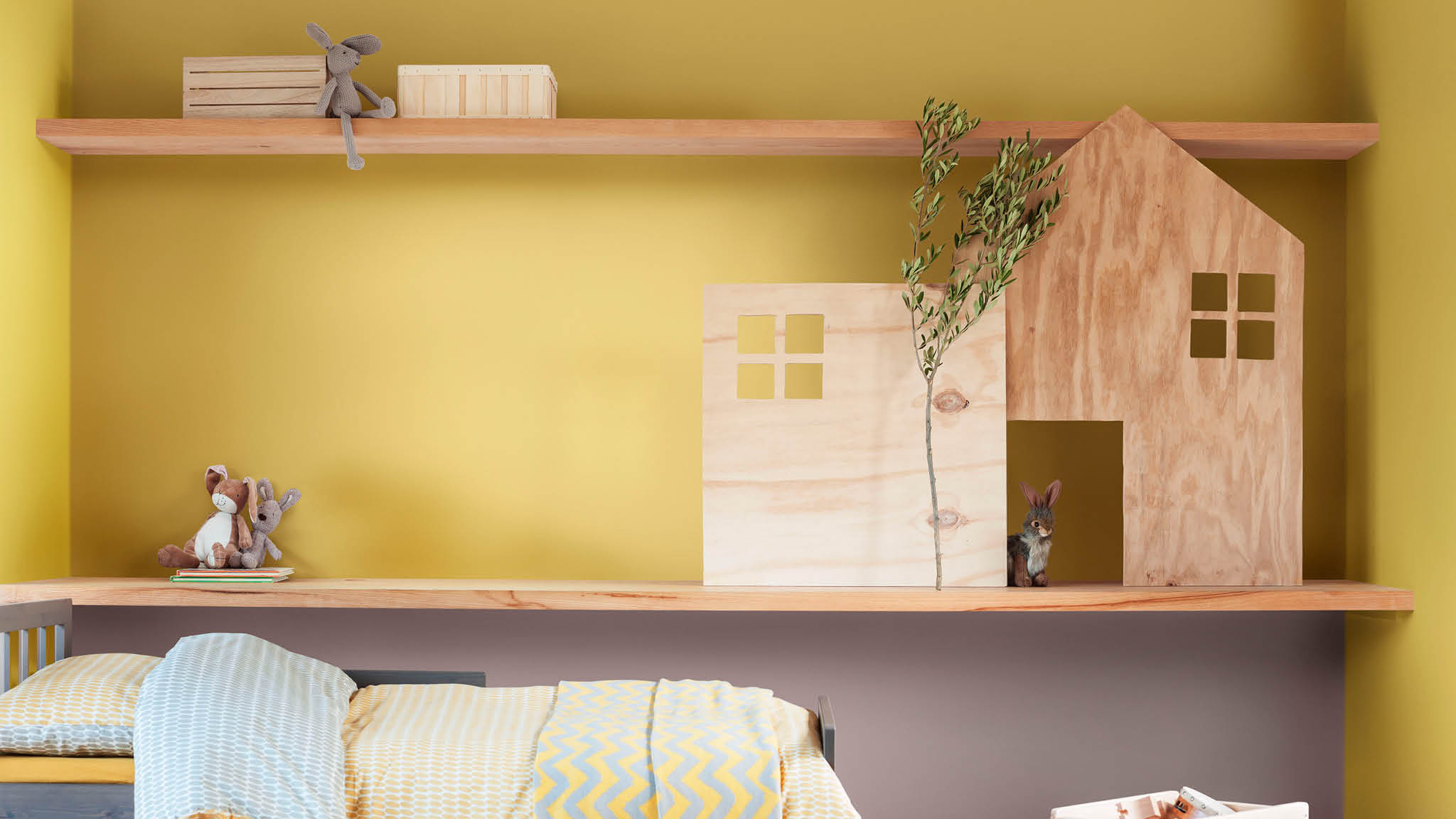 Barnrum i gult och Heart Wood Kombinera gult och Heart Wood i barnets sovrum